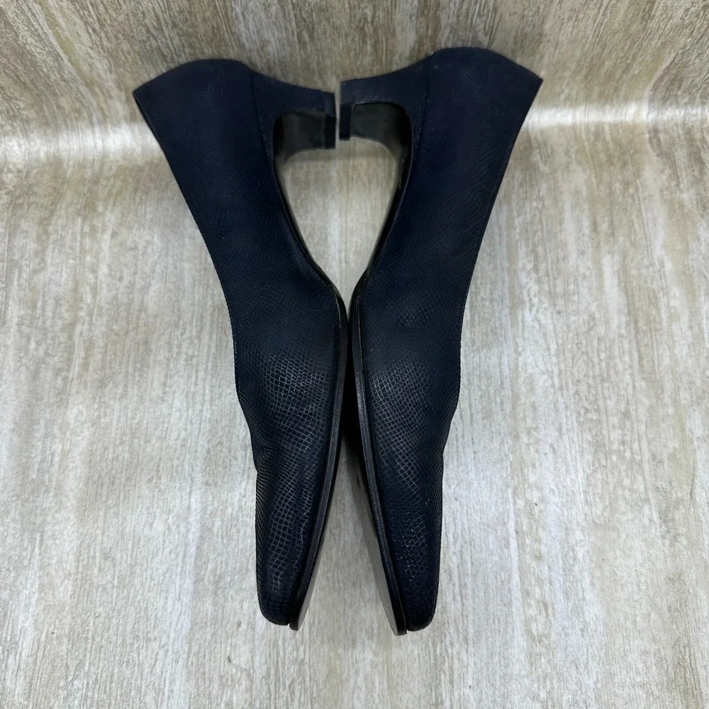 Women' Salvadore Ferragamo Navy‎ Blue Kitten Heeled Shoes 6.5B Made In Italy